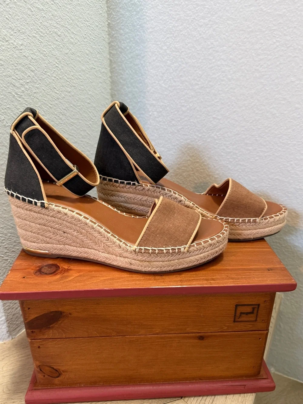 Franco sarto wedge, sz 8.5 us